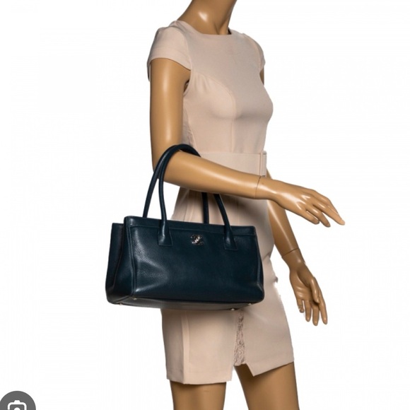 CHANEL Executive Cerf Black Caviar Leather Tote with Gold Accents - Picture 14 of 14